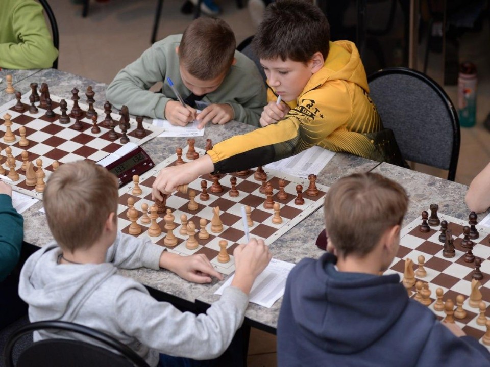 Лучшие шахматисты сыграли в Коломне