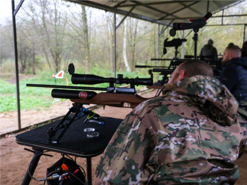 Прямо в цель: ветераны СВО из Раменского стали призерами турнира по стрельбе