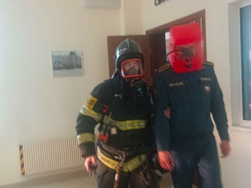 В Химках прошли учения по спасению людей при пожаре в здании Академии МЧС