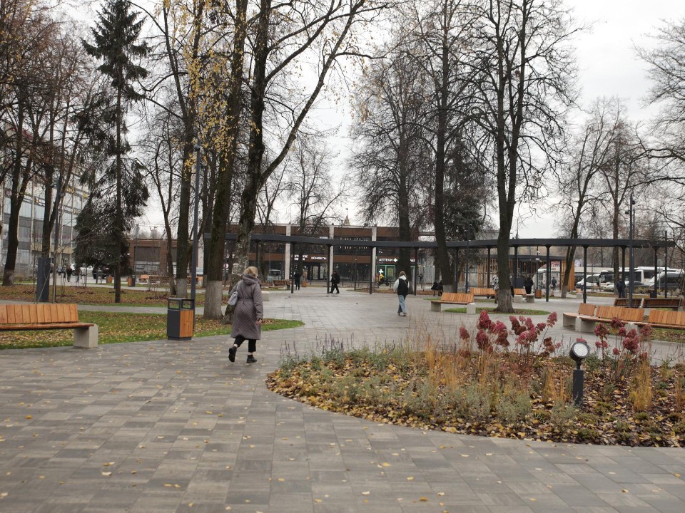 Место, которое изменит ваш вечер: почему в сквере им. Карла Маркса теперь не протолкнуться