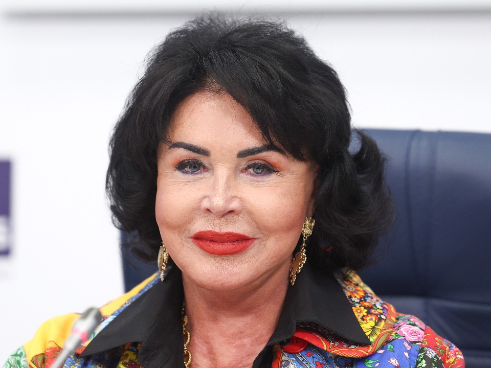 «Очень благородно»: Бабкина поддержала моду на кокошники