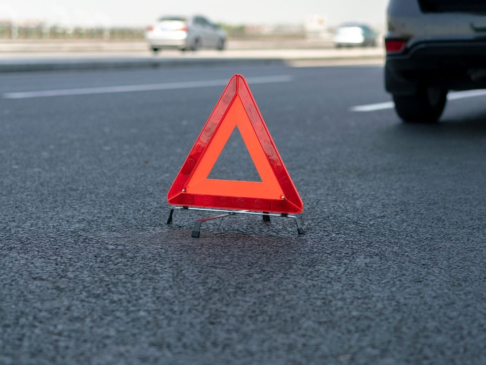 Экстренные службы работают на месте аварии в Озерах