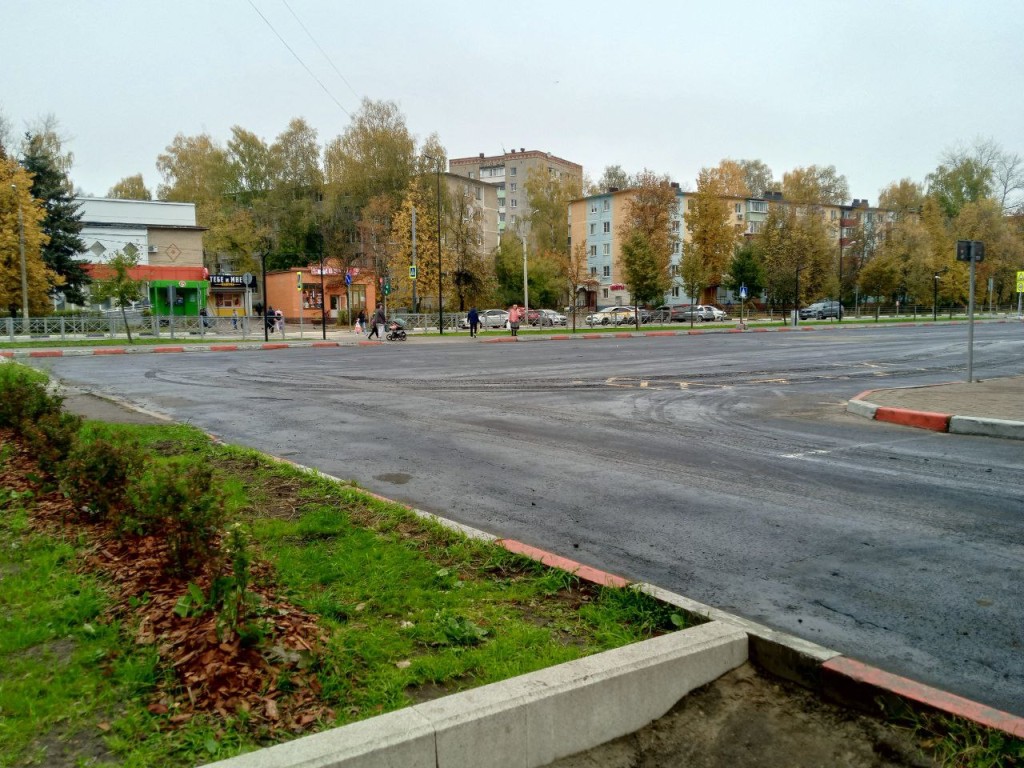 Парковку у «Гранда» ограничили до утра 9 октября