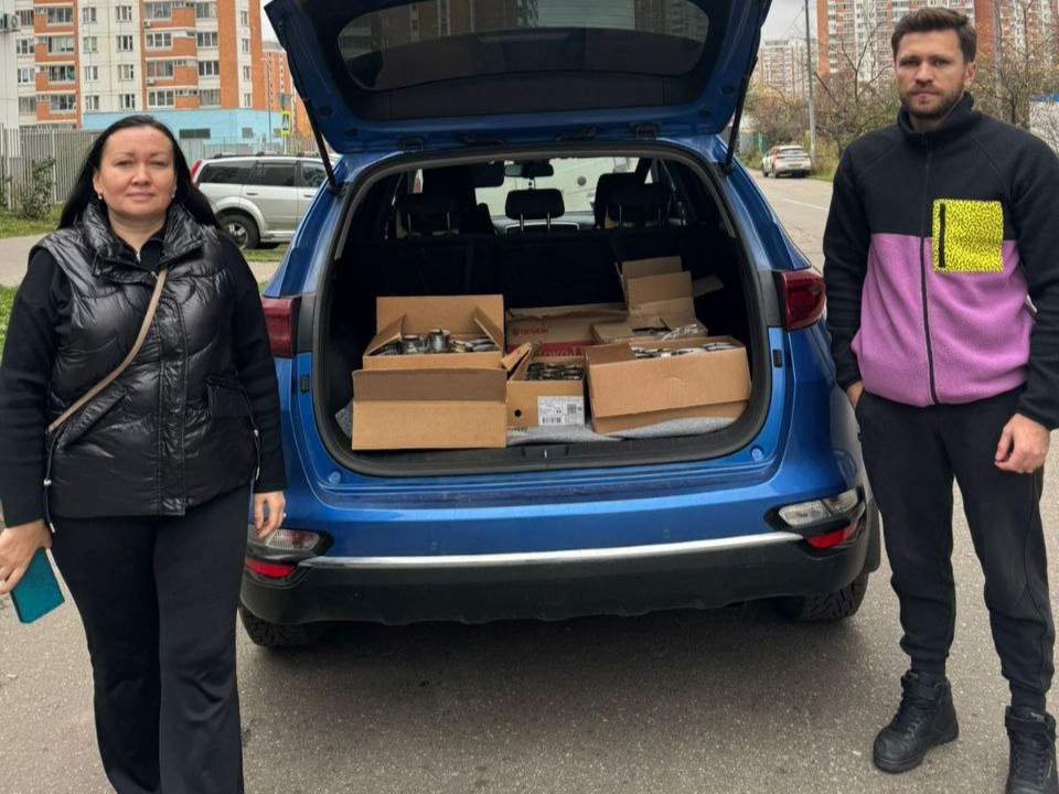 Активисты «По приZыву сердца» из Балашихи передали партию окопных свечей Курску
