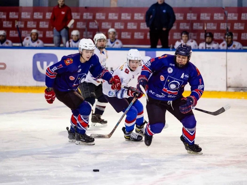 Хоккейный марафон в Подольске: 22 команды, 2 группы и один кубок — кто заберет победу в студенческой лиге
