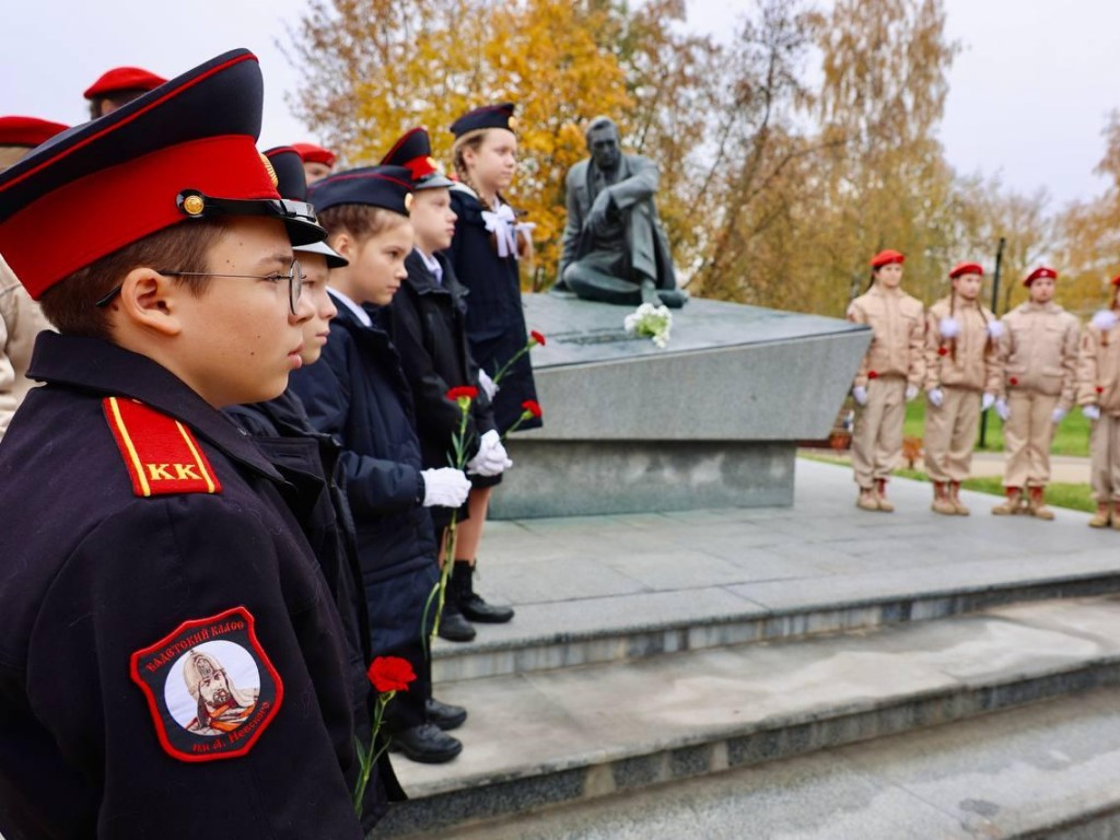 «По просьбе местных жителей»: Павловский Посад почтил память создателя легендарного Штирлица