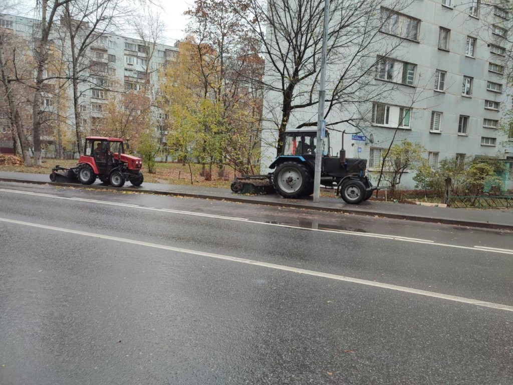 Люберцы блестят: в округе продолжаются работы по уборке и содержанию дорог