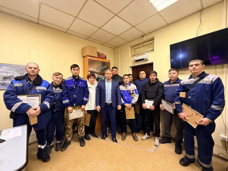 Благодаря им на улицах чисто: лучших водителей спецтехники Подмосковья наградили ко Дню работников транспорта