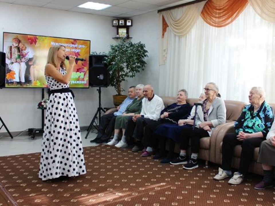 В Воскресенске провели концерт для пожилых жителей интерната