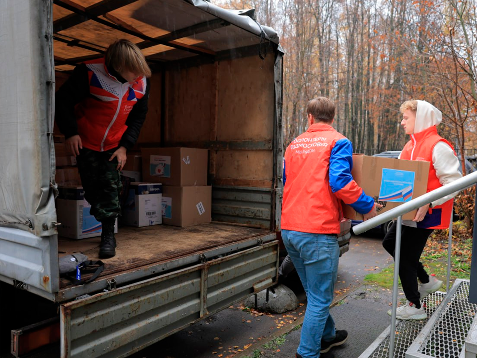 Жители направили двухтонную гуманитарную помощь военнослужащим в Белгородскую область