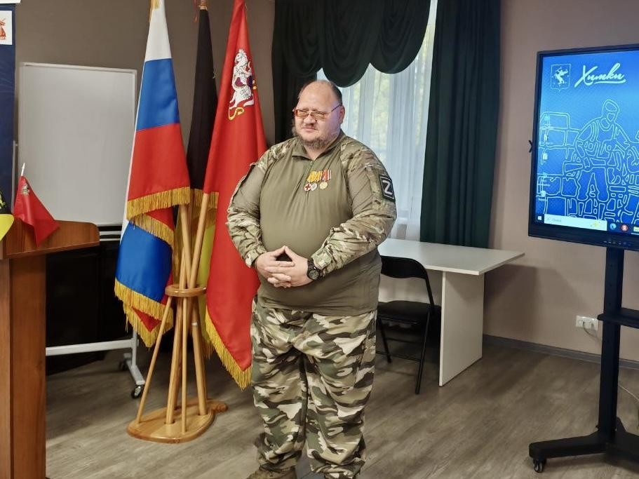 Реальные истории службы сотрудников ОМОН рассказали школьникам Химок