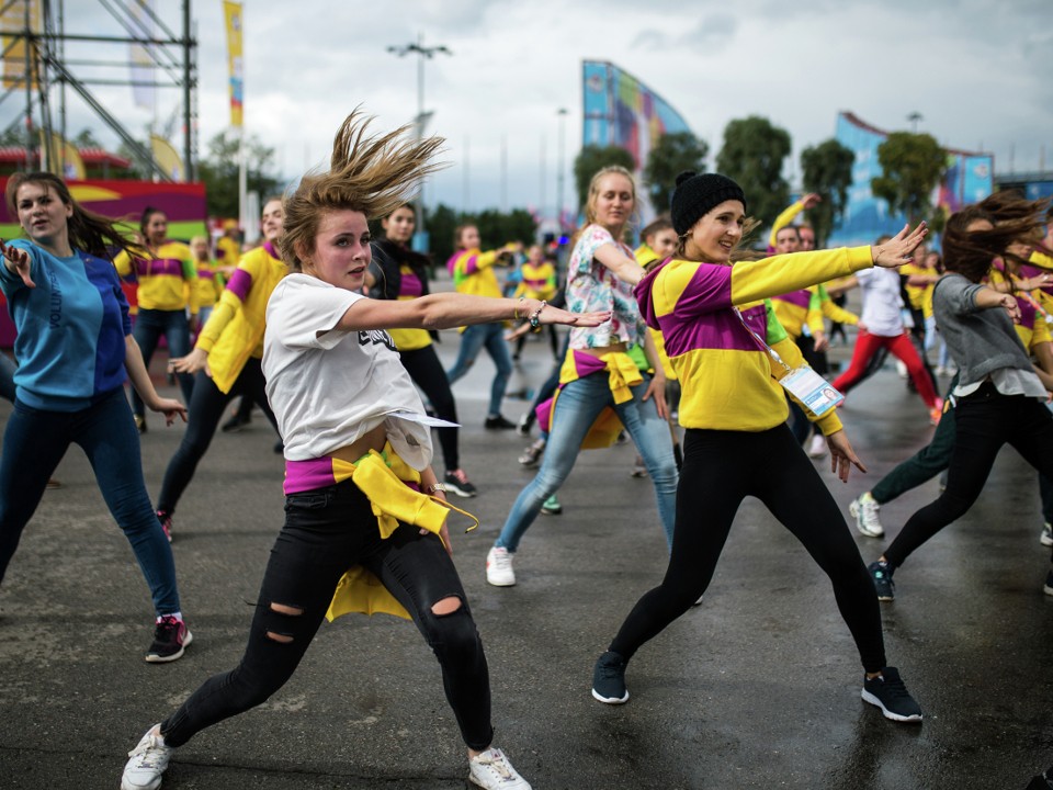 Праздник спорта с зарядкой, выставкой и зумбой устроят в городском парке