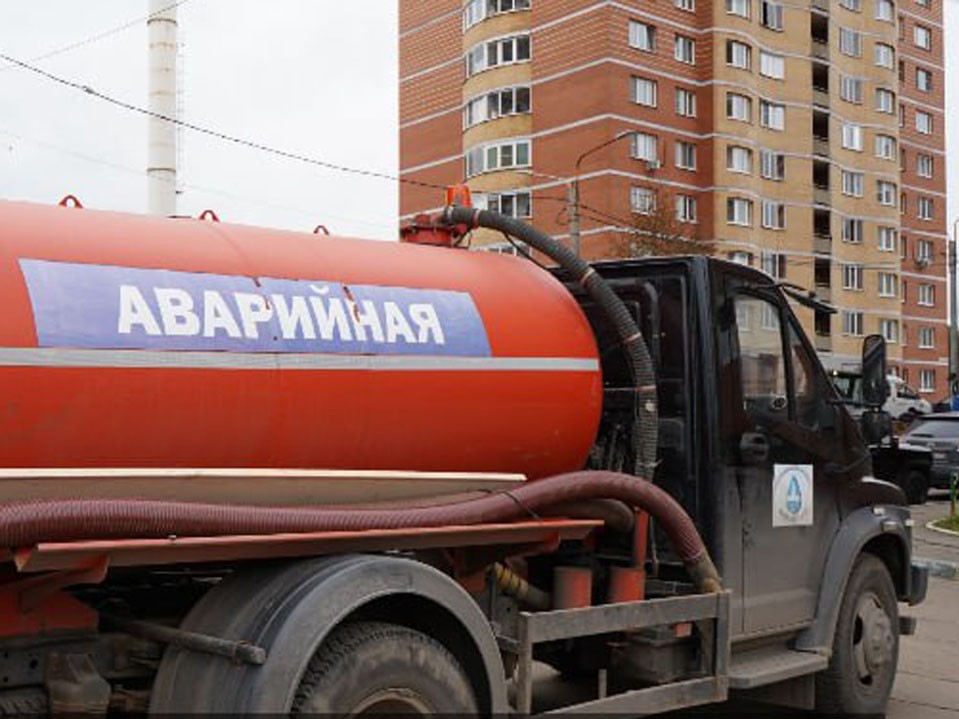 Щелковский Водоканал восстанавливает поврежденный водовод в микрорайоне Жегалово