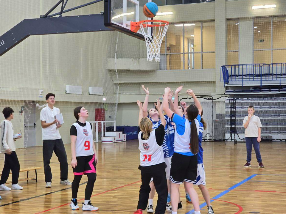 Стритбольщики зажгли: в Можайске прошел первый тур первенства «Единой школьной лиги»