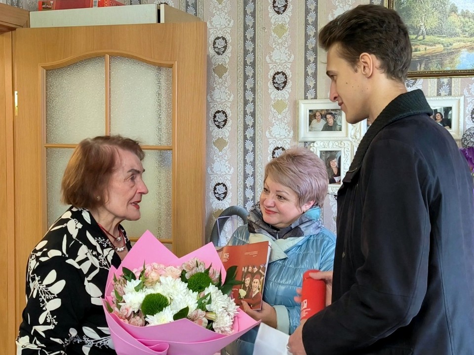 Ветеран просвещения отпраздновала 90-летие