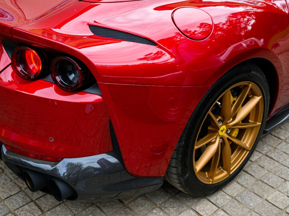 Роскошные авто на улицах Краснозаводска удивили прохожих и украсили город