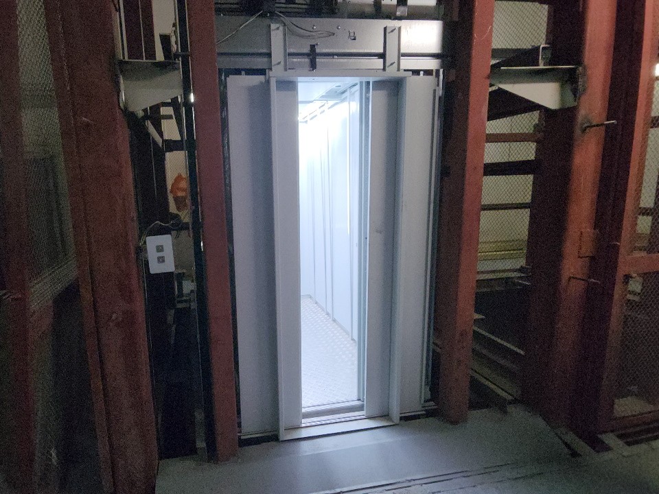 На серпуховском заводе тестируют лифт-рюкзак новейшей конструкции