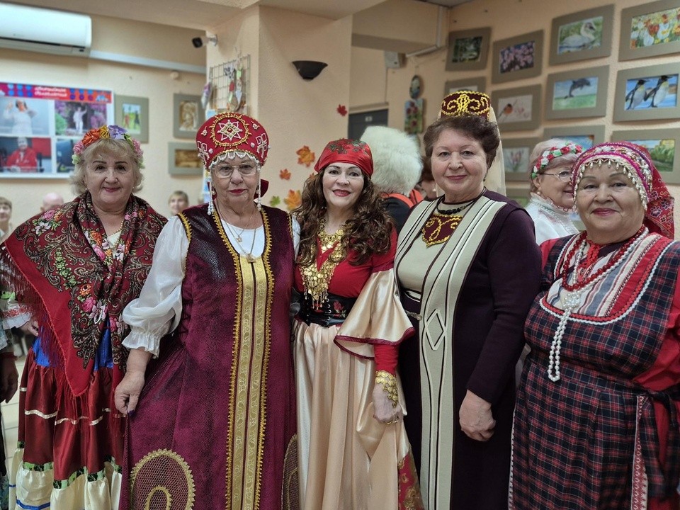 В Орехово-Зуеве накануне Дня народного единства  провели дефиле в народных костюмах