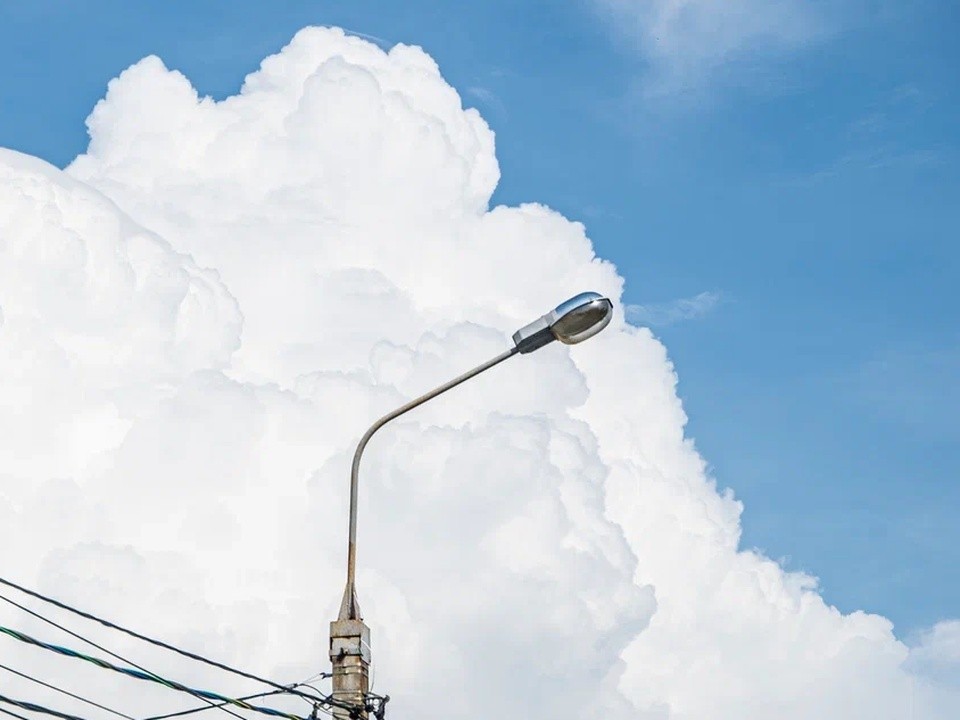 Во дворе жилого комплекса в Старой Купавне устанавливают новое освещение