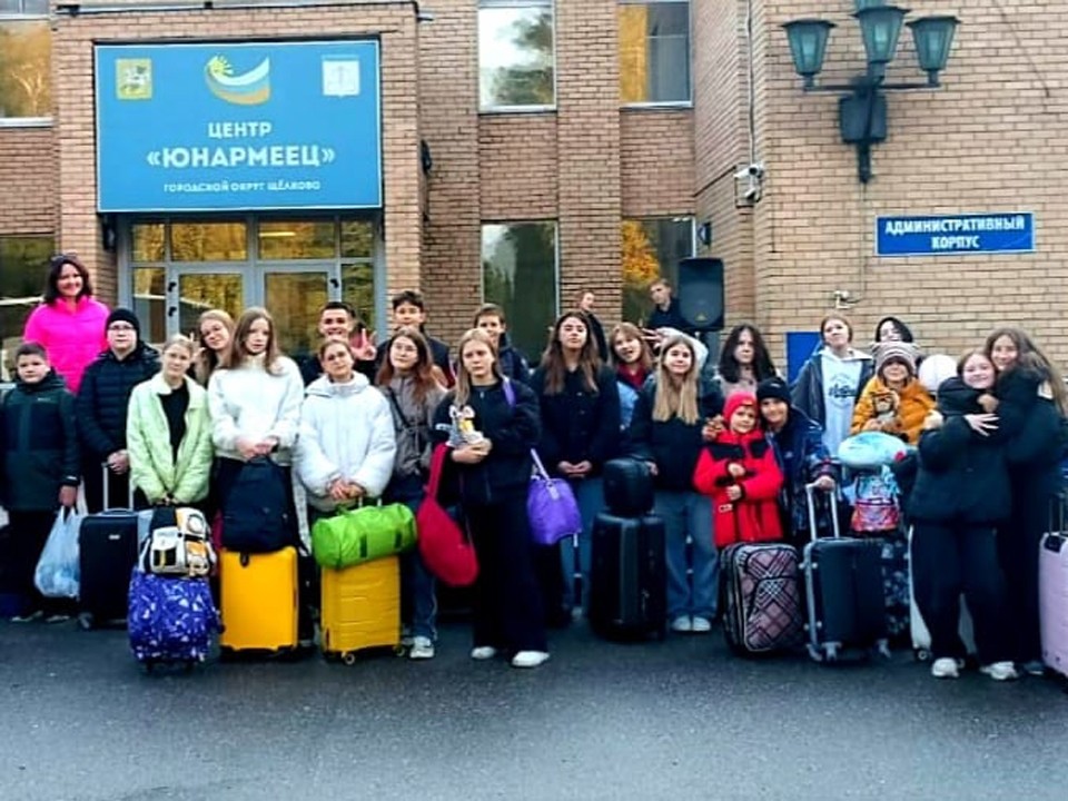 Бесплатные путевки в лагерь на осенние каникулы получили дети Звездного городка