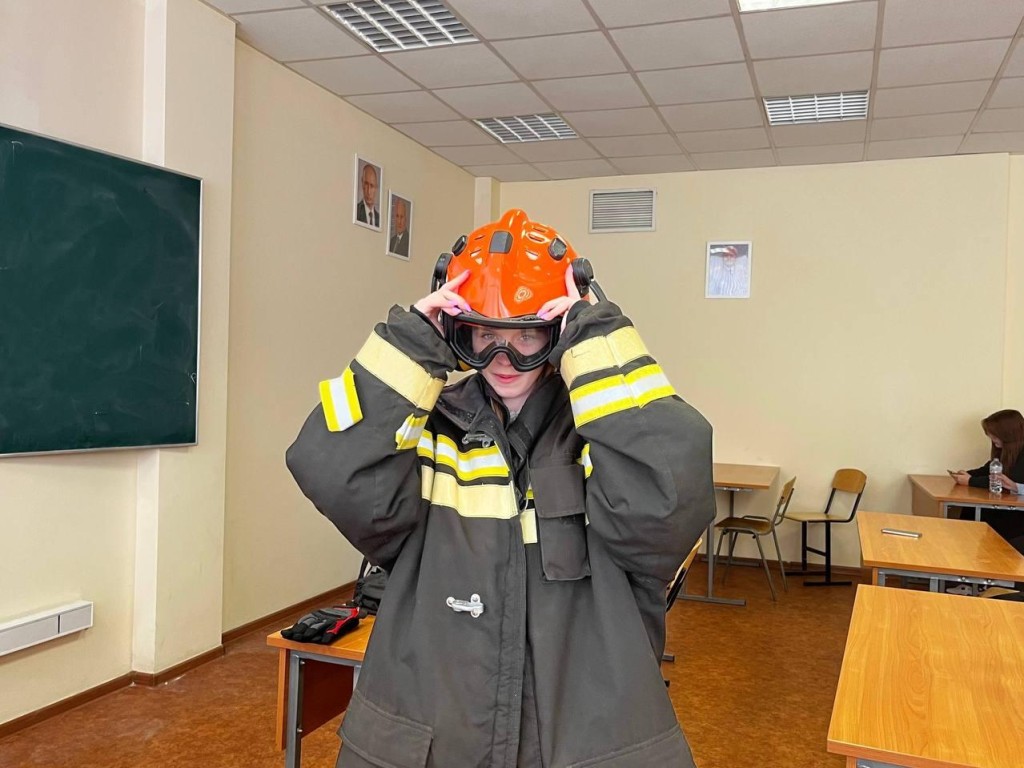 Волонтеры из Жуковского готовы к ЧС: как спасатели провели обучение