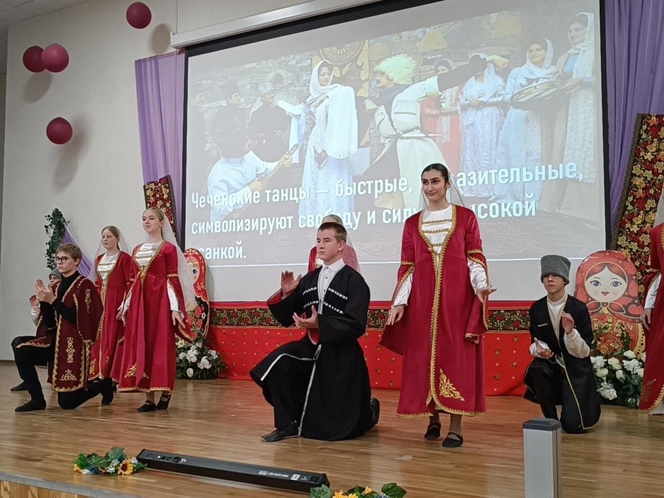 Песни на белорусском и живой баран: школьники Лобни разбирались в истоках культур