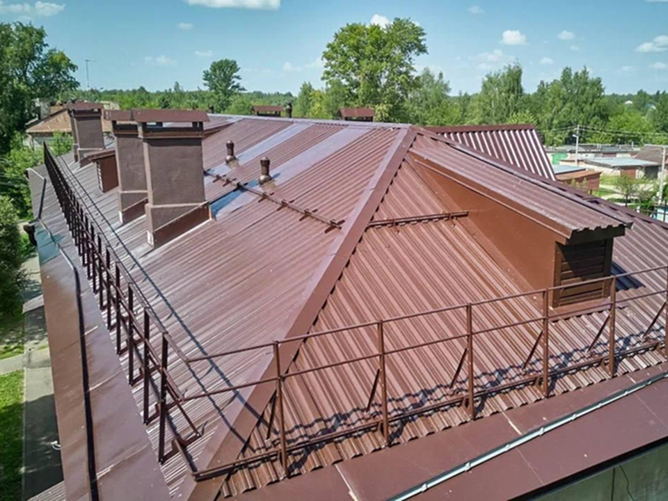 Новые крыши появились у жителей 38 многоквартирных домов в Клину