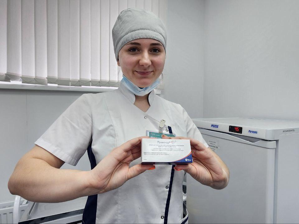 Защитили себя и близких: тысячи жителей Дмитровского округа привились от гриппа российскими вакцинами