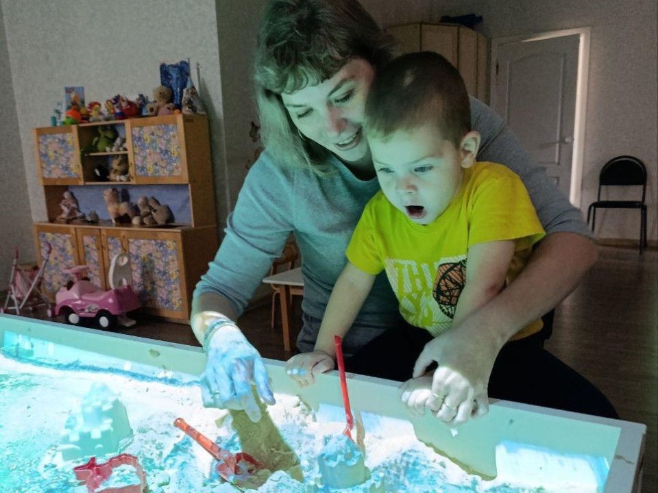 В Можайском центре песочная терапия помогает укреплять семейные связи