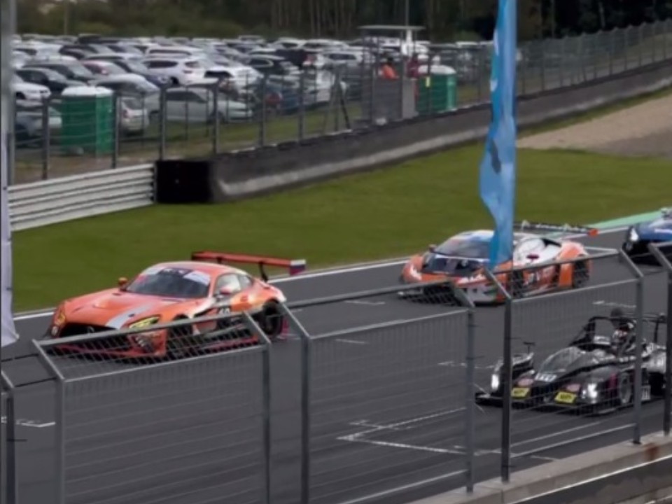 В Российской серии гонок на выносливость впервые участвовал 15-летний пилот