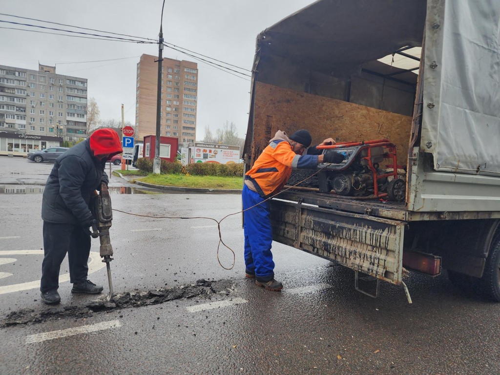 В наукограде сделали ямочный ремонт на улице 60 лет СССР