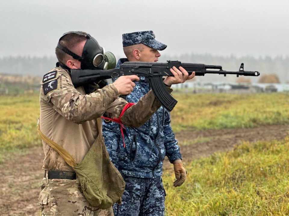 Школьники поучаствовали в военно-патриотической игре на полигоне «Танк-маршрут»