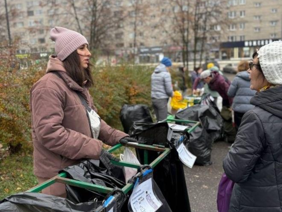 Тысячи бутылок и коробок спасли от свалки: как жители Реутова превратили мусор в пользу