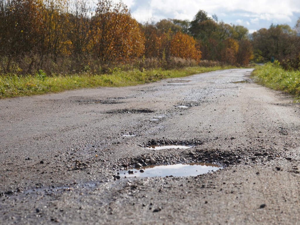 Жителям деревни Кануново помогут с содержанием дороги и очисткой колодца