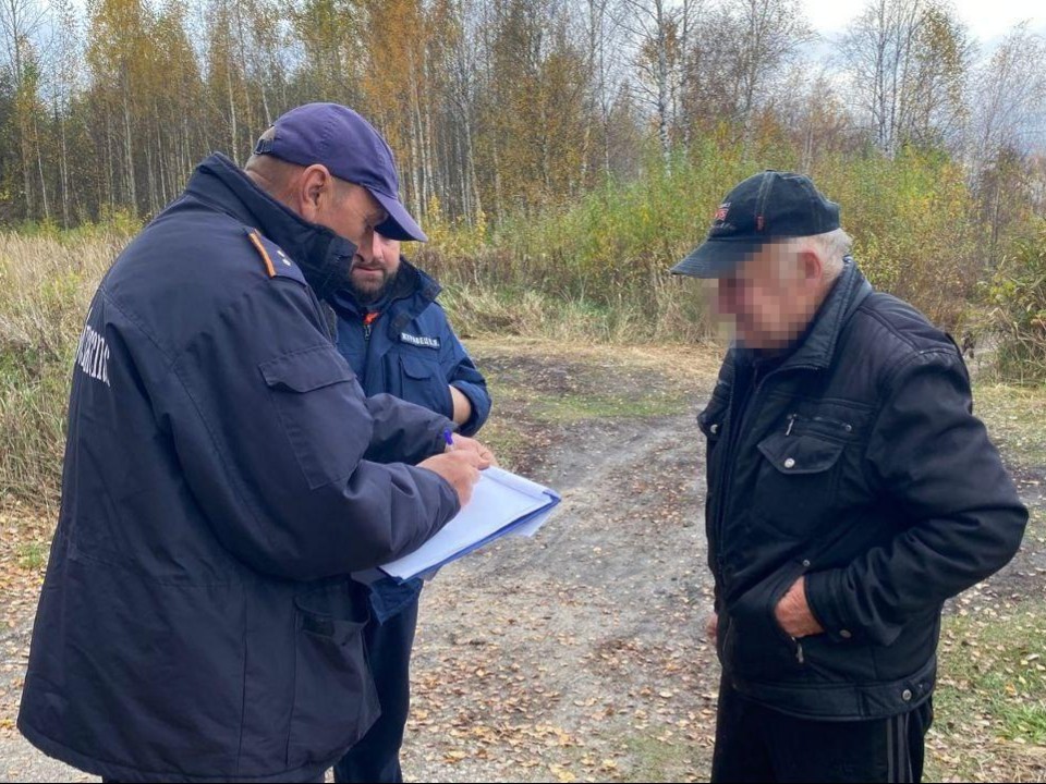 Сотрудники пожарно-спасательной части Шатуры нашли заблудившегося в лесу мужчину