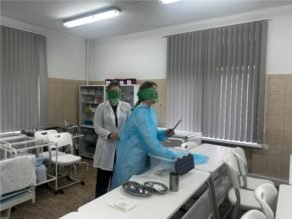 Спасение жизней — работа командная: медицинским квестом отметили День народного единства в колледже «Подмосковье»