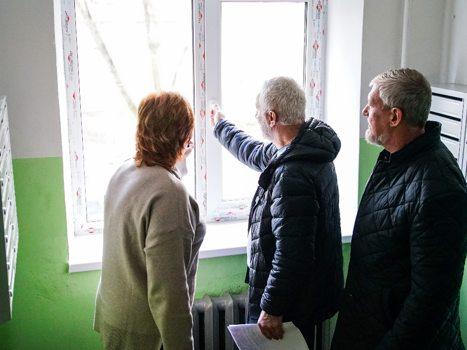 Жильцы дома на улице Гоголя оценили проведенный ремонт в подъезде