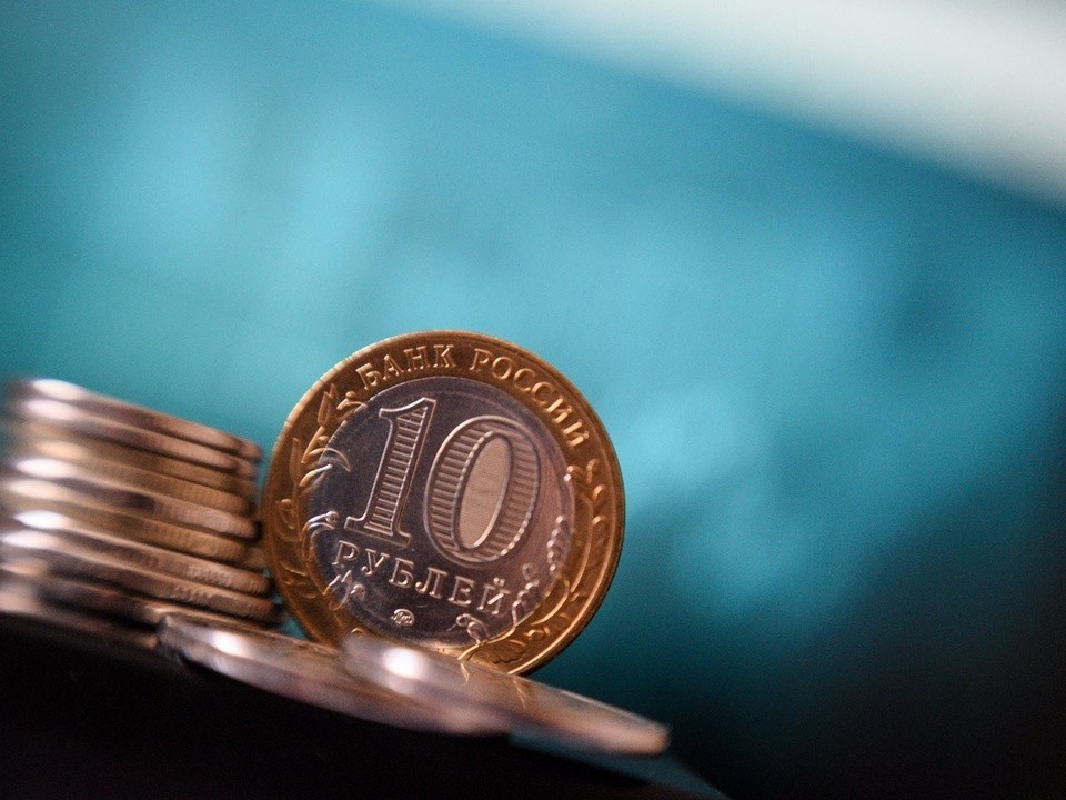 Минфин вдвое сокращает продажу валюты: последствия для рубля