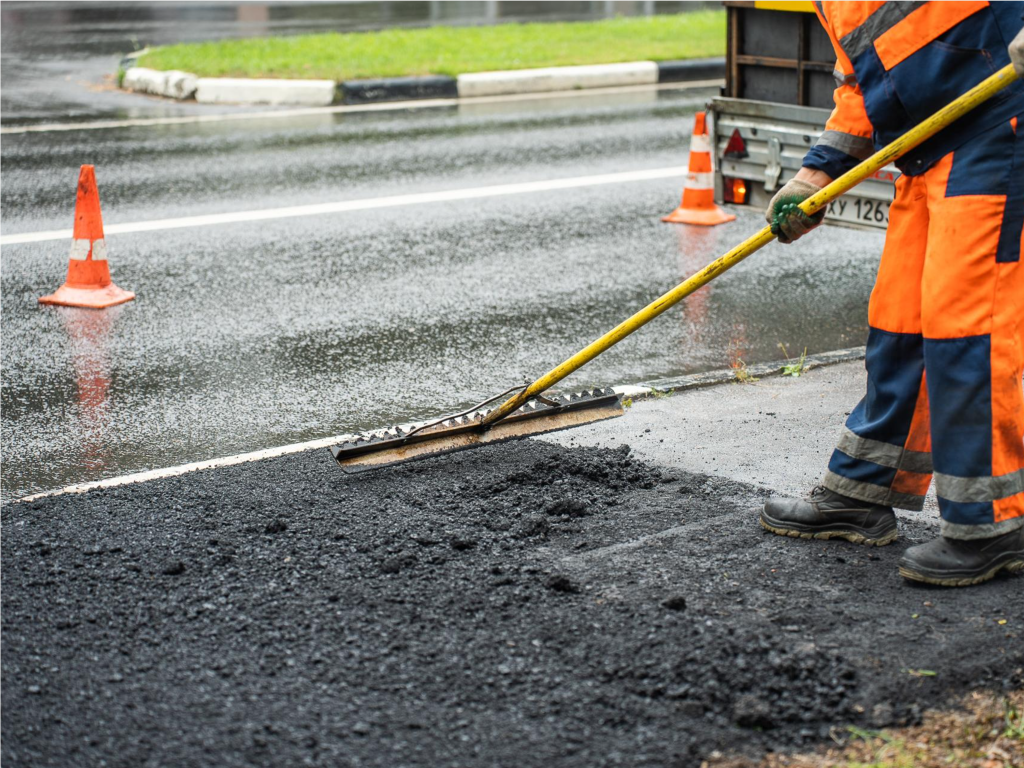 В Истре провели ямочный ремонт на региональных дорогах