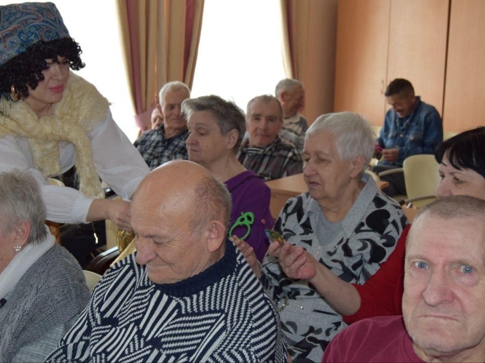 Дети с ОВЗ порадовали пожилых людей концертом в подмосковном социальном центре