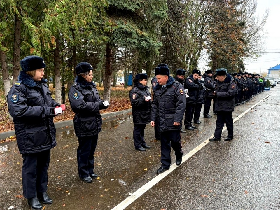 Полицейские в Луховицах оделись по-зимнему