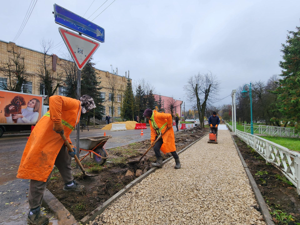 Капитальный ремонт тротуара на Первомайской завершат до 30 октября