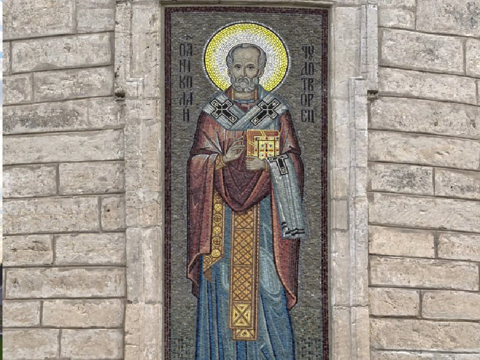 Мозаика, оживающая на солнце: художник из Дубны создал уникальные образы для двух храмов