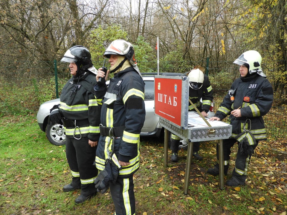 Спасатели отработали эвакуацию маломобильных пациентов в реабилитационном центре