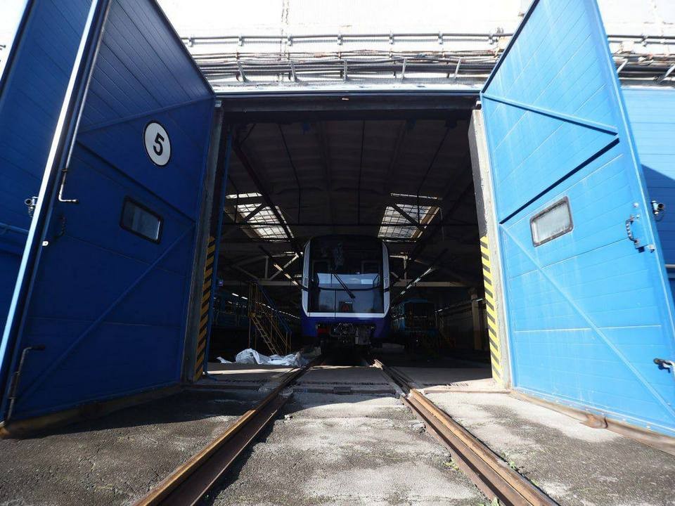Еще два состава метропоезда «Ермак» с завода в Мытищах доставили в Новосибирск