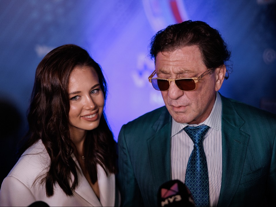 «Удаляется по мере приближения»: невеста Лепса Киба намекнула, когда будет свадьба