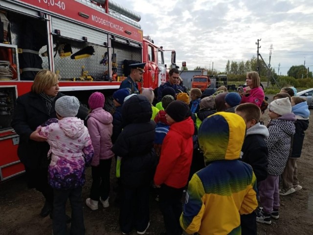 В Рузском округе школьники прошли «курс молодого бойца» в пожарной части