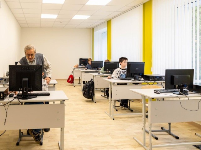 Новую мебель и оборудование установили в обновленном дворце творчества Лобни