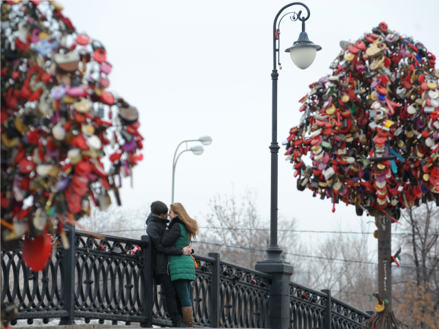 Вопреки осенней хандре: для этих знаков зодиака ноябрь будет полон романтики