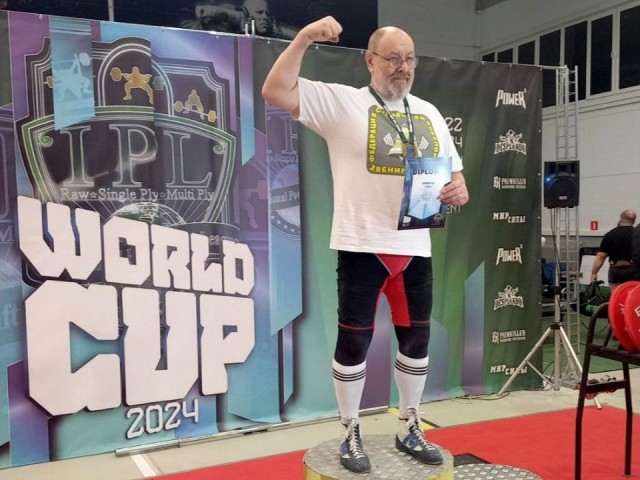 Звенигородский 73-летний пауэрлифтер вдохновляет пенсионеров на спорт